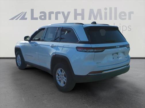 2023 Jeep Grand Cherokee Laredo 4x4