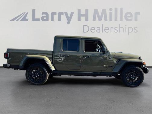 2025 Jeep Gladiator Nighthawk