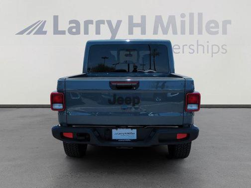 2025 Jeep Gladiator Nighthawk