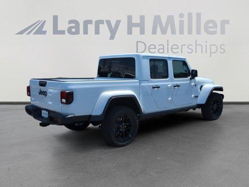 2025 Jeep Gladiator Nighthawk