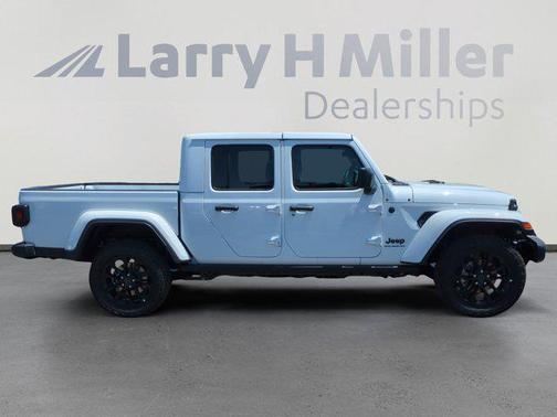 2025 Jeep Gladiator Nighthawk