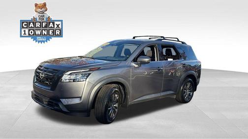 2022 Nissan Pathfinder SV