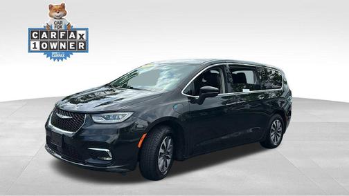 2023 Chrysler Pacifica Hybrid Touring L
