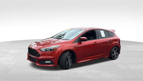 Hot Pepper Red Metallic Tinted Clearcoat 2018 Ford Focus ST Base