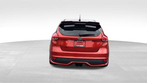 Hot Pepper Red Metallic Tinted Clearcoat 2018 Ford Focus ST Base