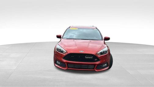 Hot Pepper Red Metallic Tinted Clearcoat 2018 Ford Focus ST Base