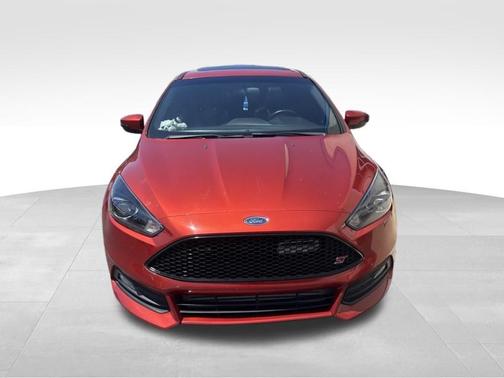 Chili Pepper Red 2018 Ford Focus ST Base