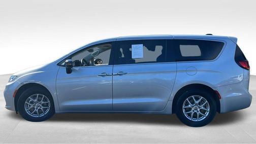 2024 Chrysler Pacifica Touring-L