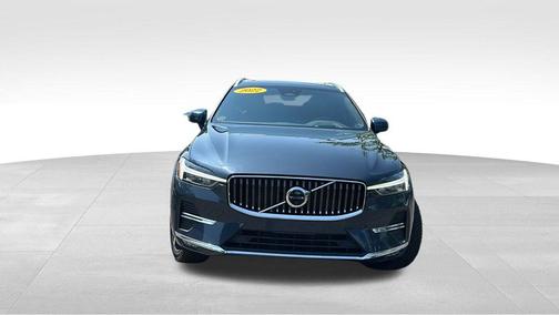2022 Volvo XC60 B6 Inscription