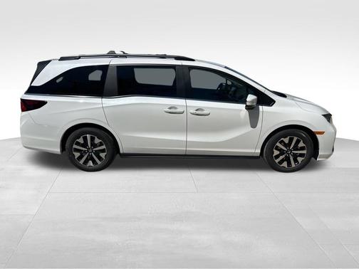 Platinum White Pearl 2026 Honda Odyssey EX-L