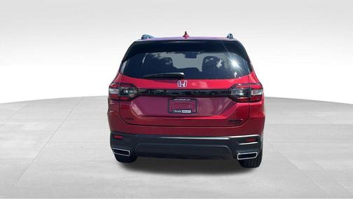Radiant Red Metallic II 2025 Honda Pilot Sport