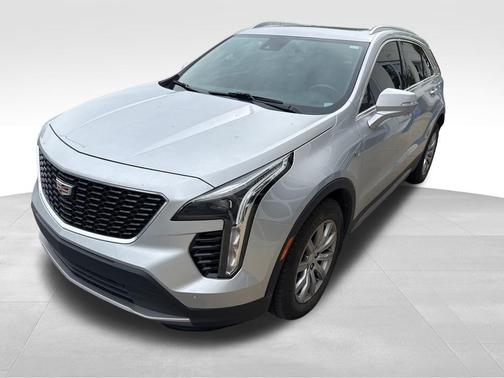 Radiant Silver Metallic 2021 Cadillac XT4 Premium Luxury