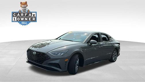2022 Hyundai SONATA SEL