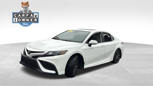 2022 Toyota Camry SE