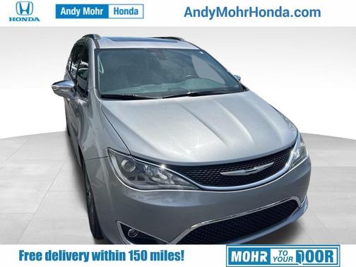 Billet Silver Metallic Clearcoat 2017 Chrysler Pacifica Limited