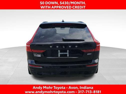 Onyx Black Metallic 2022 Volvo XC60 B5 Momentum