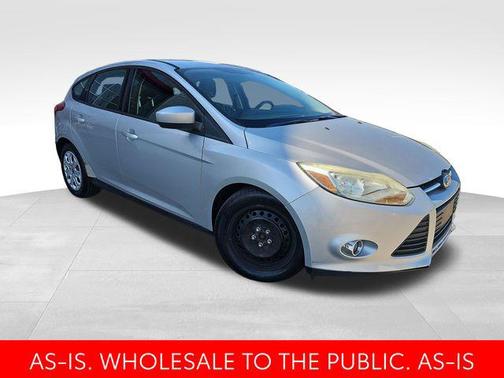 Ingot Silver Metallic 2012 Ford Focus SE
