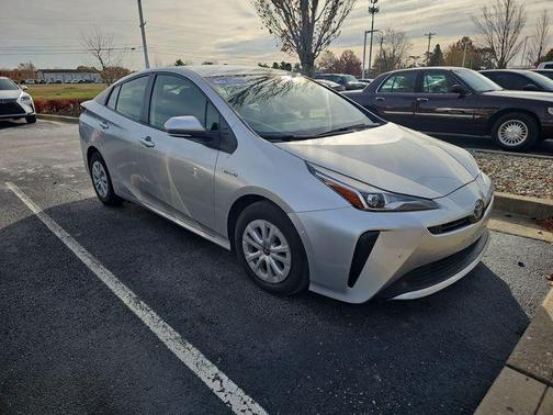2022 Toyota Prius LE