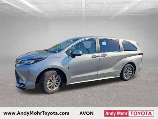 Celestial Silver Metallic 2022 Toyota Sienna XLE