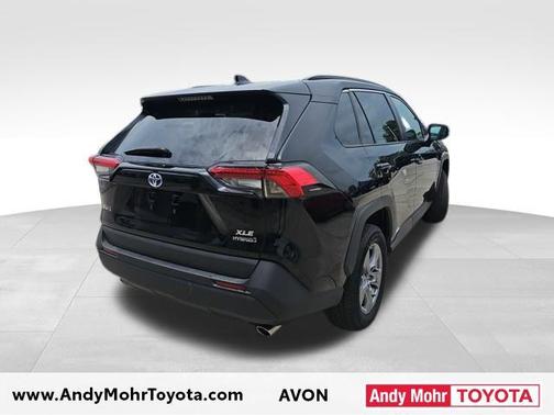 2022 Toyota RAV4 Hybrid XLE