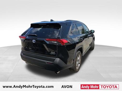 2022 Toyota RAV4 Hybrid XLE