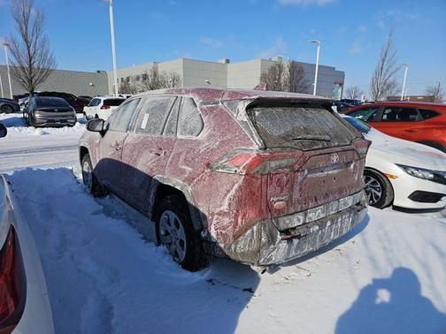 2022 Toyota RAV4 LE