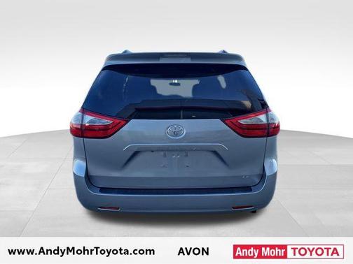 2017 Toyota Sienna LE