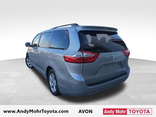 2017 Toyota Sienna LE