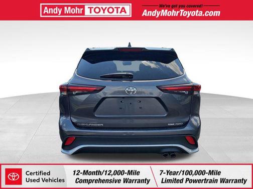 Magnetic Gray Metallic 2025 Toyota Highlander XSE