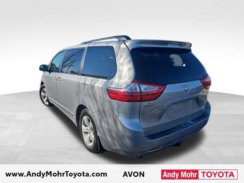 2017 Toyota Sienna LE