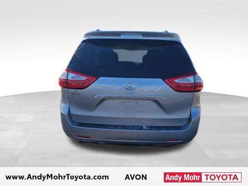 2017 Toyota Sienna LE