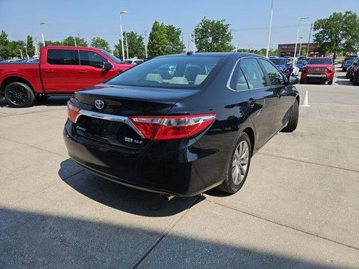 2016 Toyota Camry Hybrid XLE