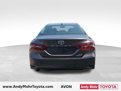 2022 Toyota Camry Hybrid XLE