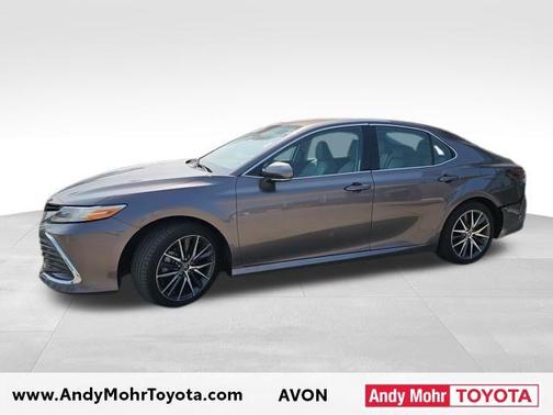 2022 Toyota Camry Hybrid XLE