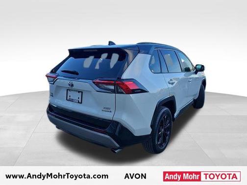 2022 Toyota RAV4 Hybrid SE