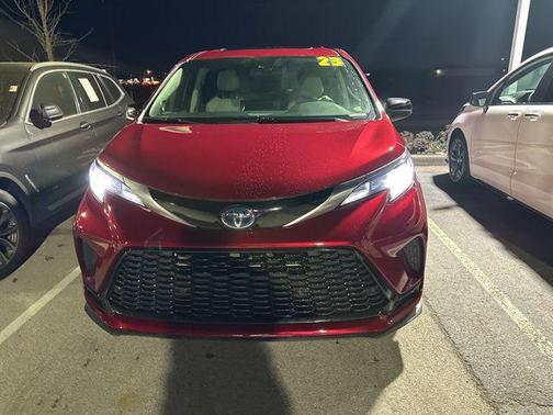 2023 Toyota Sienna XSE 7 Passenger