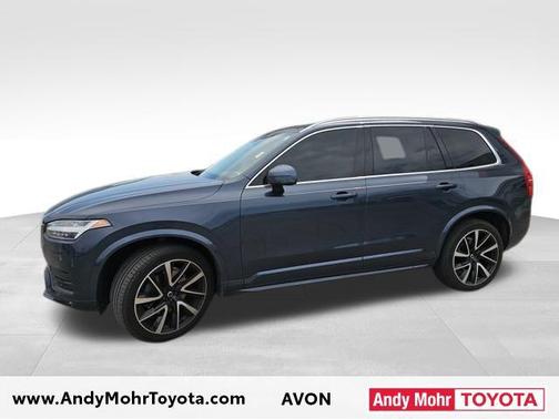 2022 Volvo XC90 T6 Momentum