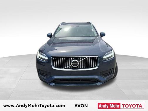 2022 Volvo XC90 T6 Momentum