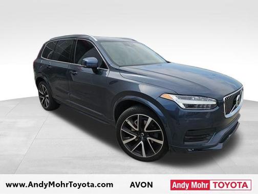 2022 Volvo XC90 T6 Momentum