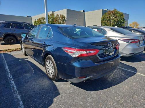 2019 Toyota Camry Hybrid LE