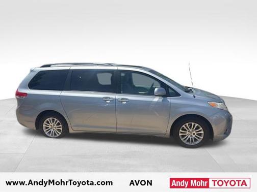 Silver Sky Metallic 2014 Toyota Sienna XLE