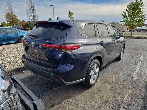 2022 Toyota Highlander L