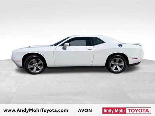 White Knuckle Clearcoat 2019 Dodge Challenger SXT