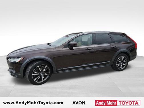 2018 Volvo V90 Cross Country T6