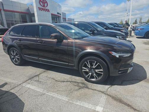 2018 Volvo V90 Cross Country T6