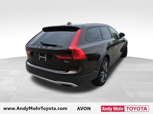 2018 Volvo V90 Cross Country T6