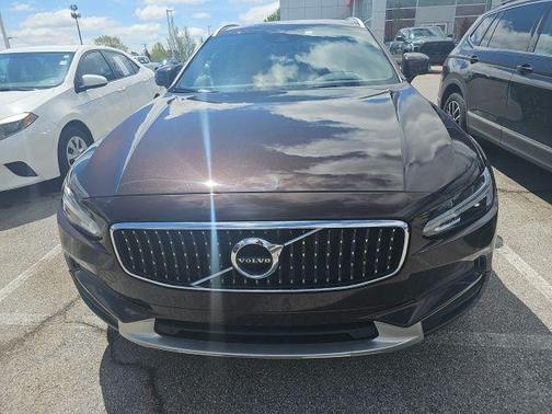 2018 Volvo V90 Cross Country T6