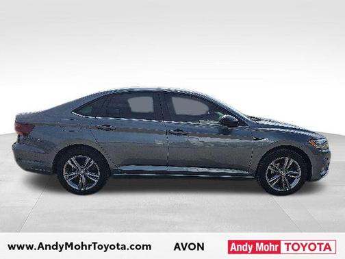 Platinum Gray Metallic 2019 Volkswagen Jetta 1.4T R-Line