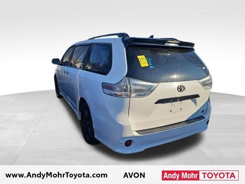 2020 Toyota Sienna SE