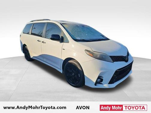 2020 Toyota Sienna SE